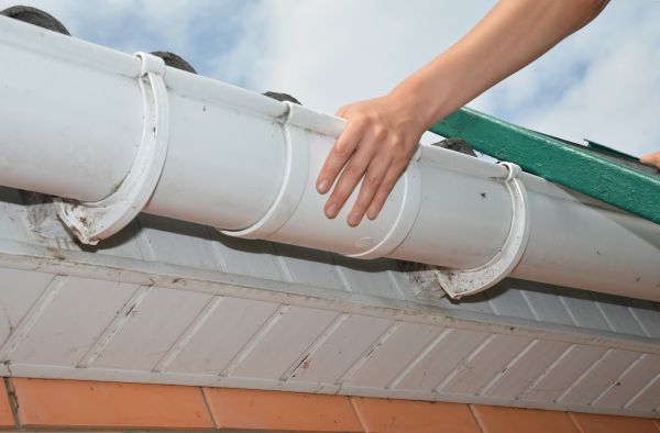 Gutter Reattachment in Snohomish