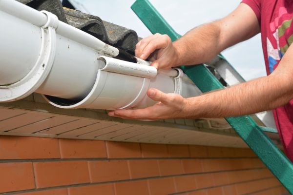 Cost of Large Gutter Repair in Snohomish